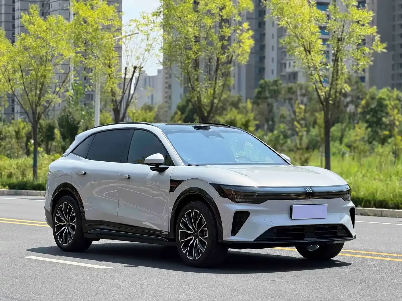 ZEEKR Zeekr 7X 2026 Model 103kWh Long Range AWD Smart Driving Edition — Фото автомобиля 3