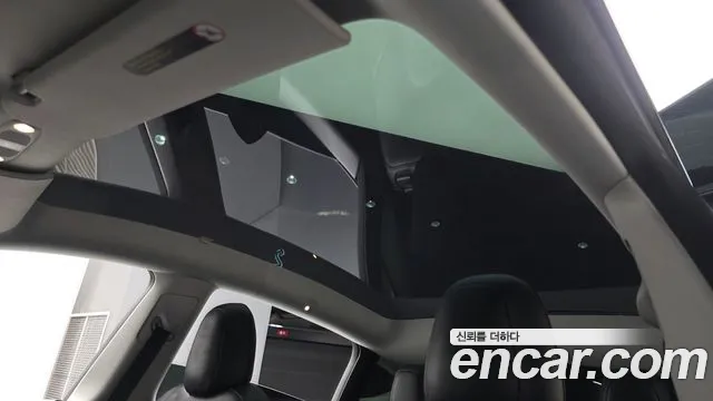 Tesla Model Y — Фото автомобиля 21