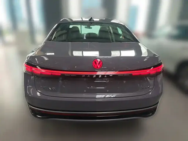Volkswagen Passat — Фото автомобиля 7
