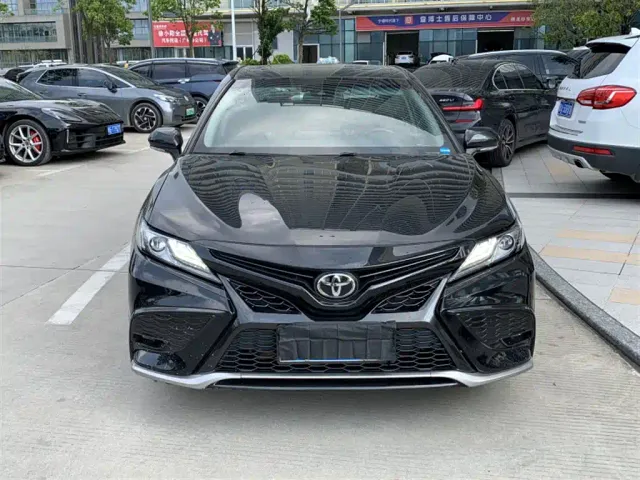 Toyota Camry — Фото автомобиля 2