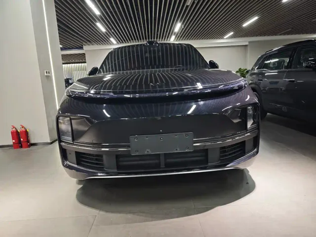 Li Auto L9 — Фото автомобиля 2