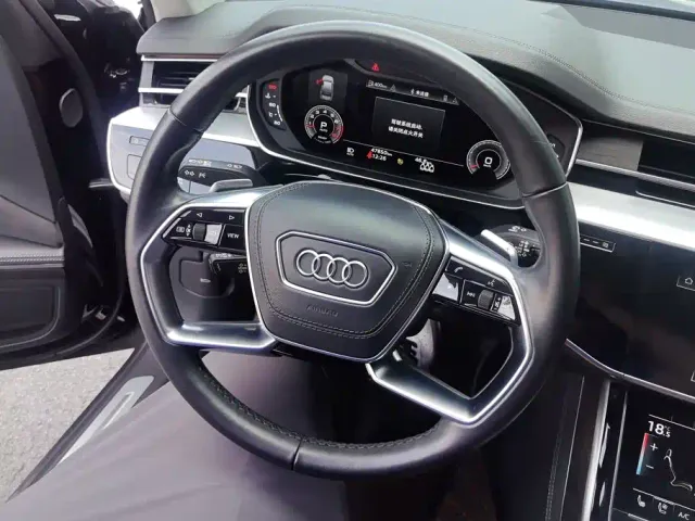 Audi A8 — Фото автомобиля 15