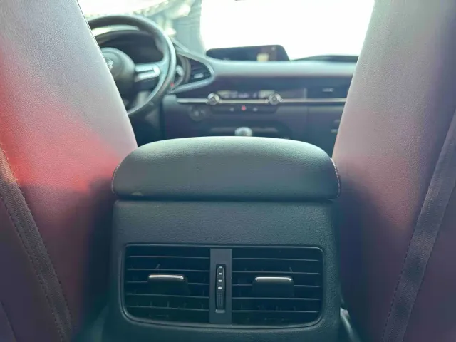 Mazda Axela — Фото автомобиля 18