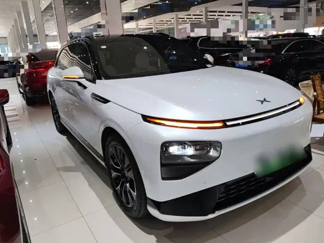 Xpeng G9 — Фото автомобиля 3