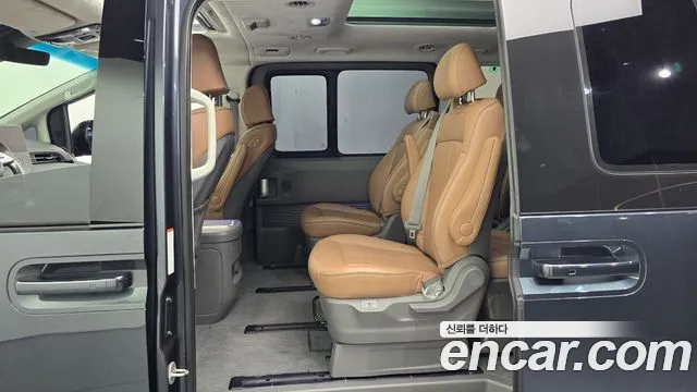 Hyundai Staria Staria 4WD Lounge 9 мест — Фото автомобиля 11