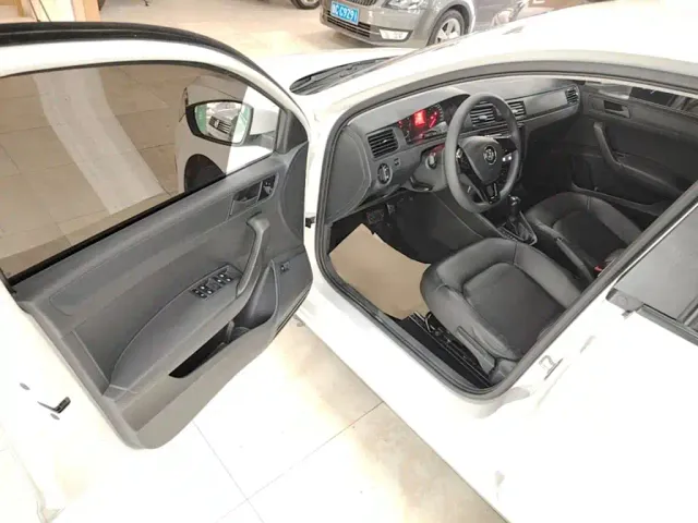 Volkswagen Santana — Фото автомобиля 15