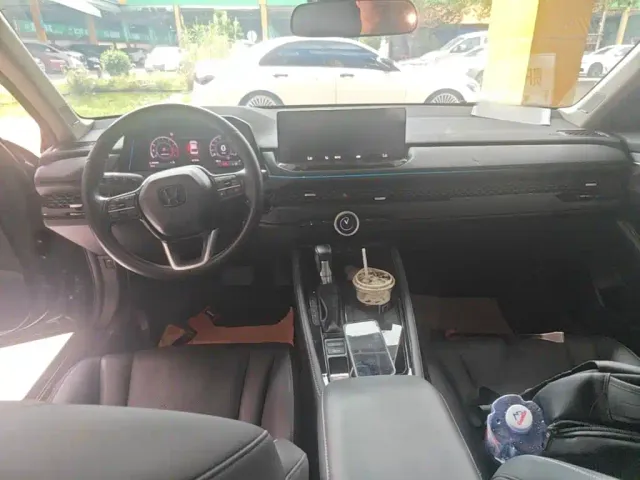 Honda Accord — Фото автомобиля 9