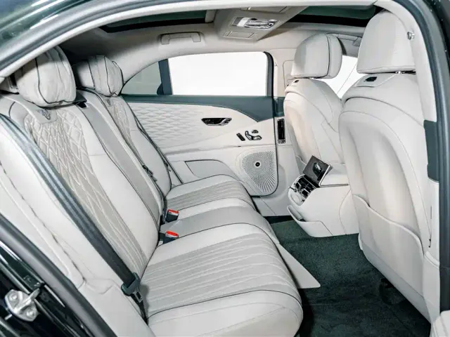 Bentley Flying Spur — Фото автомобиля 24