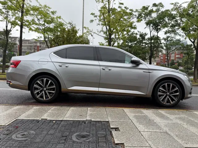 Skoda Superb — Фото автомобиля 8