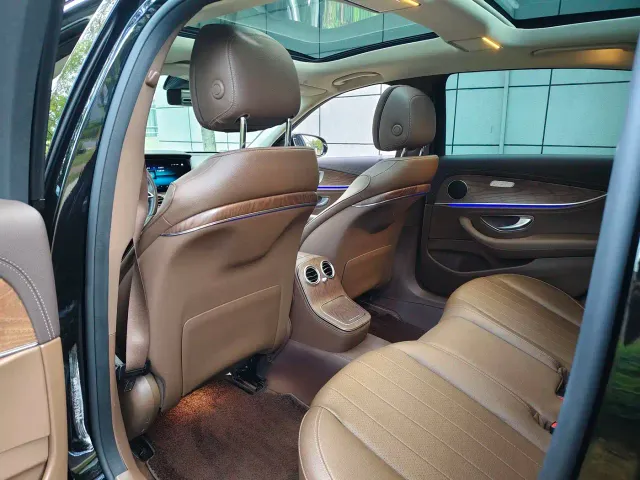 Mercedes-Benz E-Class — Фото автомобиля 6