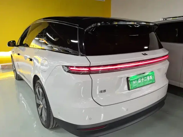Li Auto i8 — Фото автомобиля 4