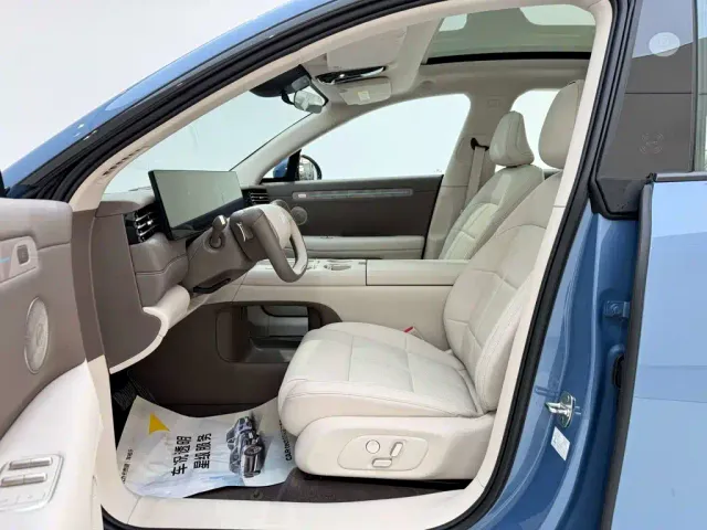 IM Motors LS6 — Фото автомобиля 17