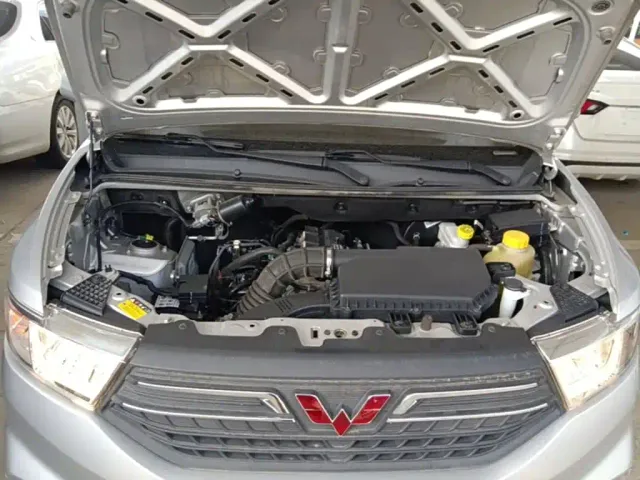 Wuling Hongguang V — Фото автомобиля 19