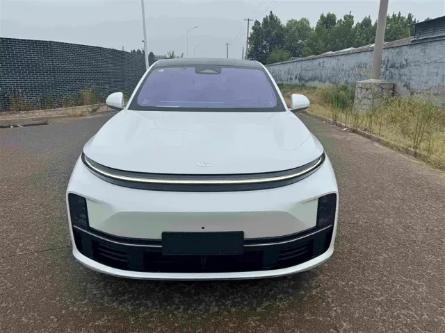 Li Auto L7 — Фото автомобиля 18