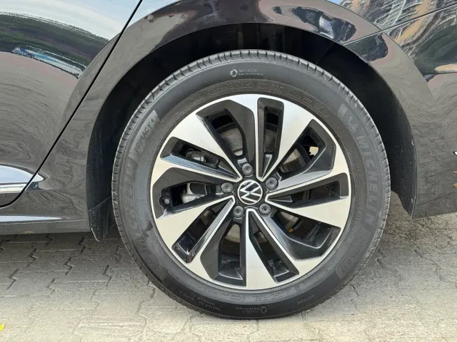Volkswagen Passat — Фото автомобиля 10