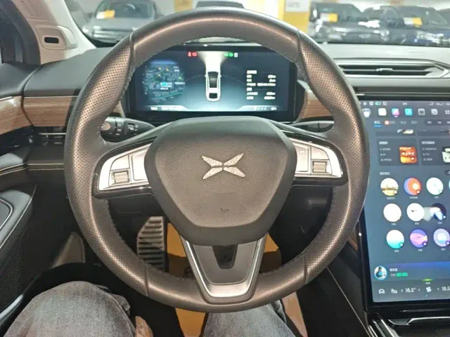 Xpeng P5 — Фото автомобиля 10