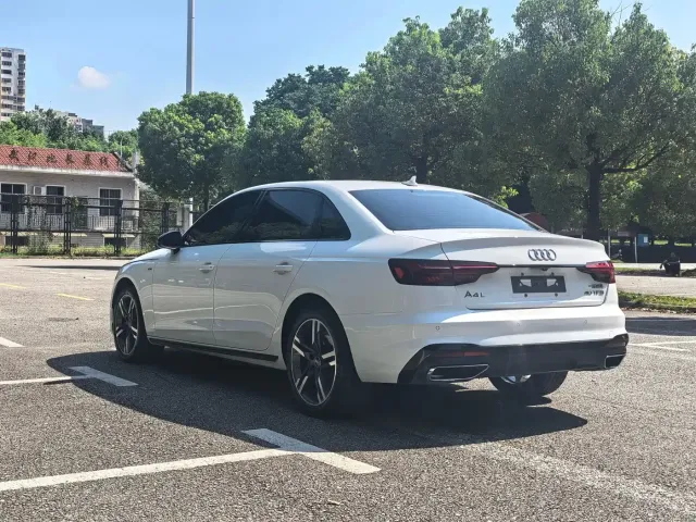 Audi A4L — Фото автомобиля 6