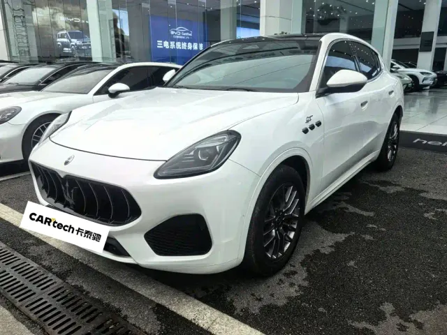 Фотография автомобиля — Maserati Grecale