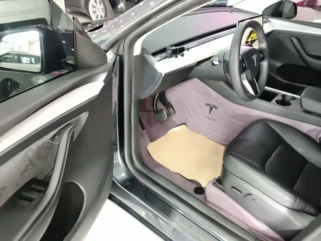 Tesla Model Y — Фото автомобиля 15