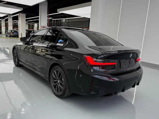 BMW BMW 3 Series 2024 330i M Sport Shadowline Package — Фото автомобиля 18