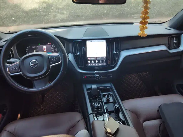 Volvo XC60 — Фото автомобиля 12