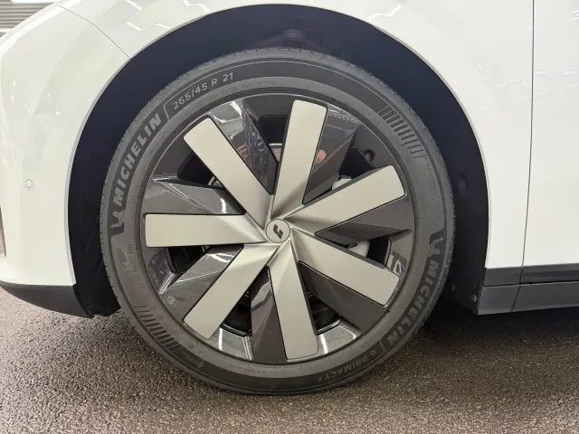 Li Auto i6 — Фото автомобиля 4