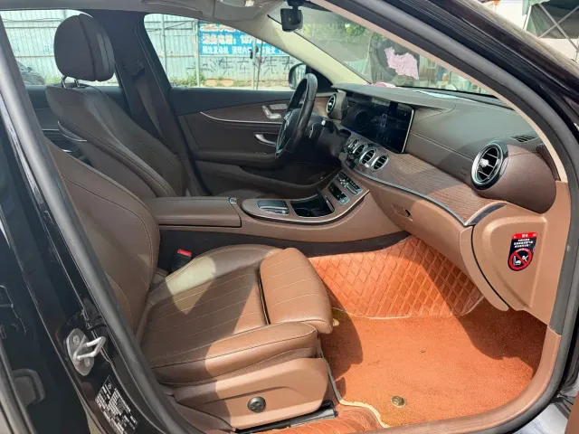 Mercedes-Benz E-Class — Фото автомобиля 2