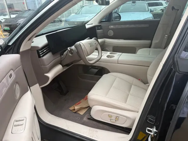 IM Motors LS6 — Фото автомобиля 4