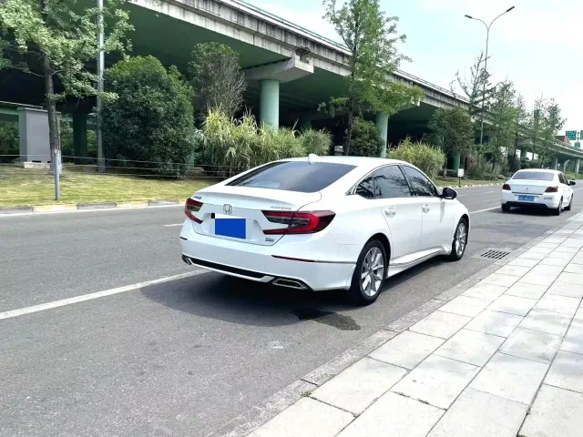 Honda Accord 2022 260TURBO Luxury Edition — Фото автомобиля 9