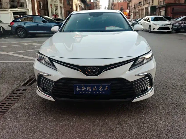 Toyota Camry — Фото автомобиля 2
