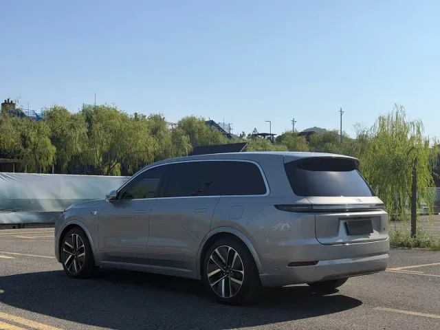 Li Auto L9 — Фото автомобиля 7