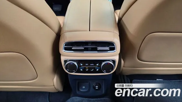 Genesis GV80 — Фото автомобиля 24