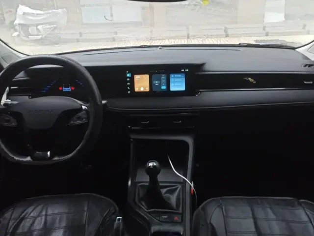 Roewe i5 — Фото автомобиля 13