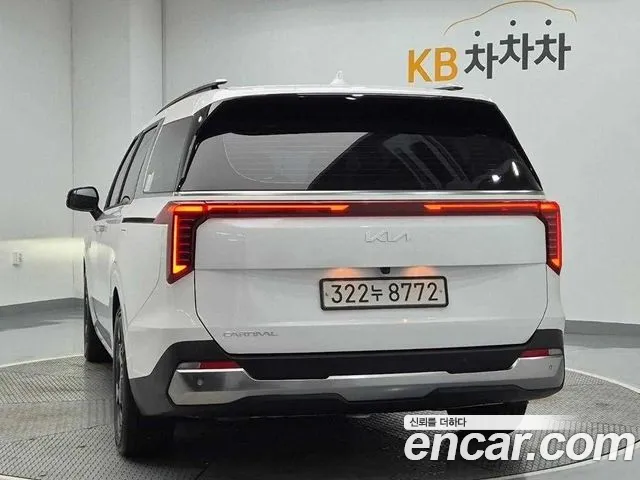 Kia Carnival Generation 4 — Фото автомобиля 2