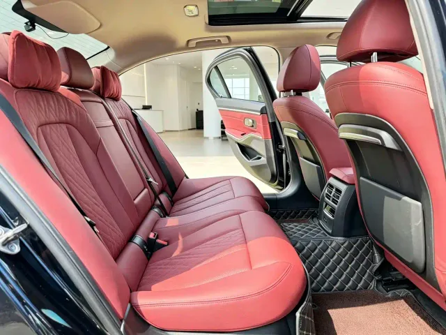 BMW 3 Series — Фото автомобиля 12