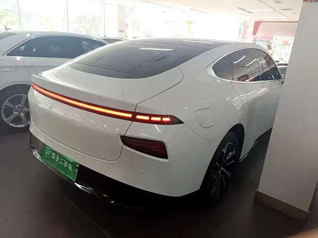 Xpeng P7 — Фото автомобиля 6
