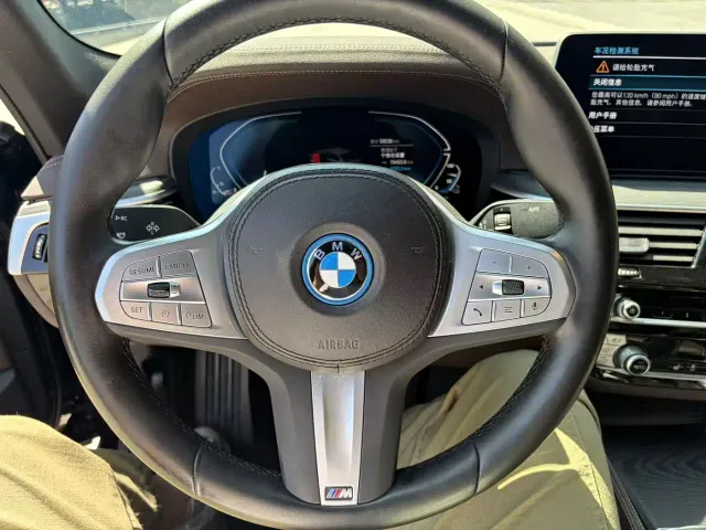 BMW 5 Series — Фото автомобиля 13