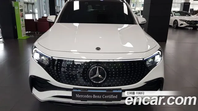 Mercedes-Benz EQB — Фото автомобиля 3