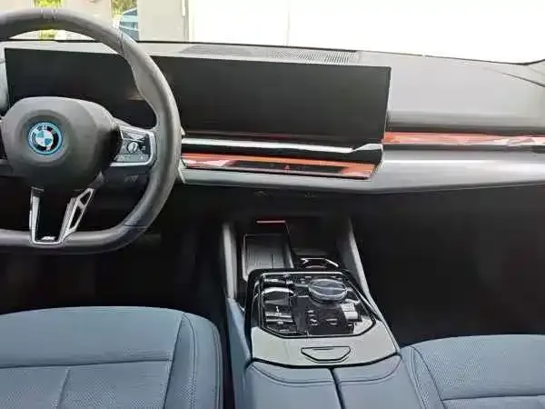 BMW i5 — Фото автомобиля 6