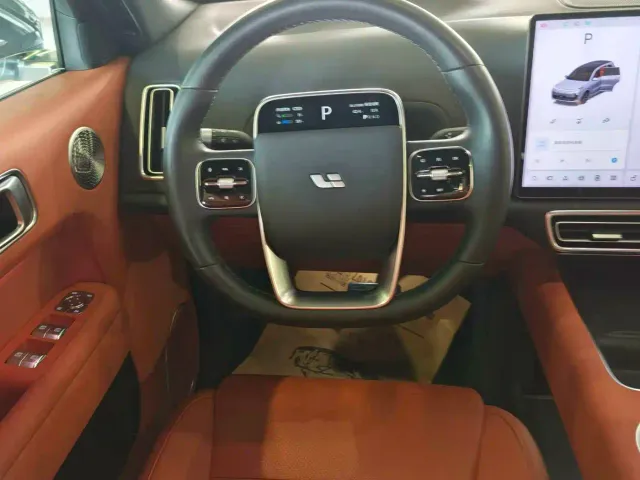 Li Auto L8 — Фото автомобиля 8