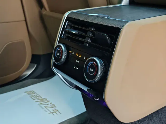 Land Rover Range Rover — Фото автомобиля 14