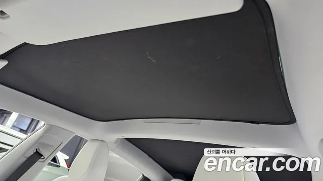 Tesla Model 3 — Фото автомобиля 30