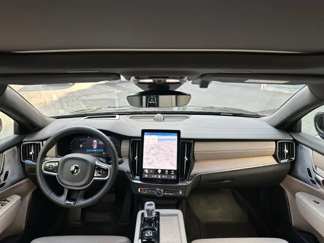 Volvo S90 — Фото автомобиля 10