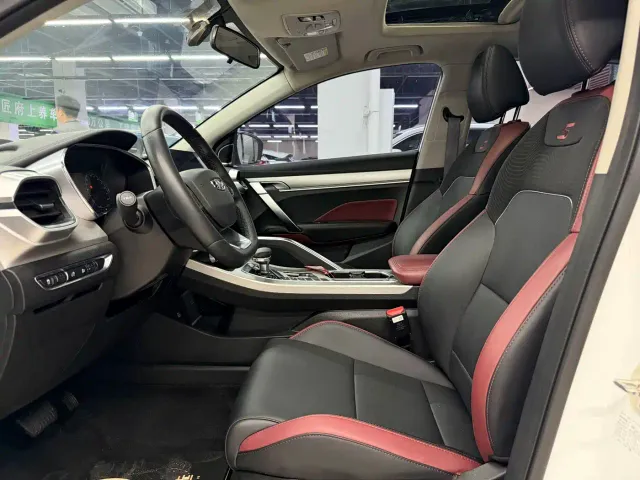 Geely Binyue — Фото автомобиля 13