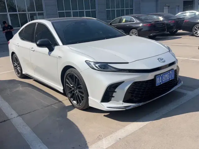 Toyota Camry — Фото автомобиля 3