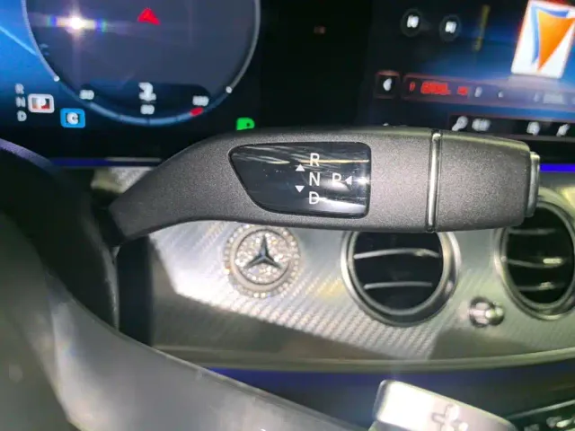 Mercedes-Benz E-Class — Фото автомобиля 13