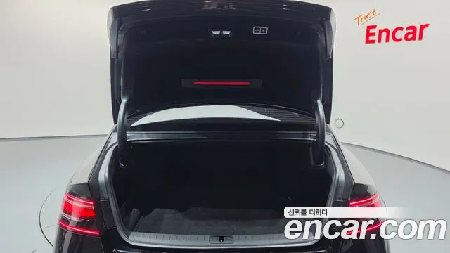 Genesis G90 Бензин 3.5 турбо AWD — Фото автомобиля 13
