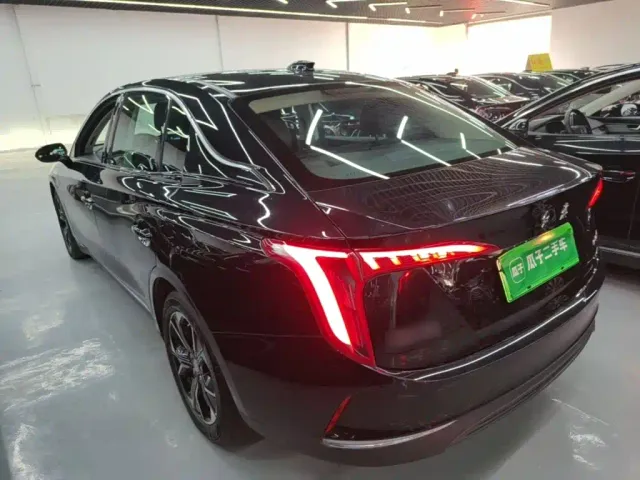 Hongqi E-QM5 — Фото автомобиля 4