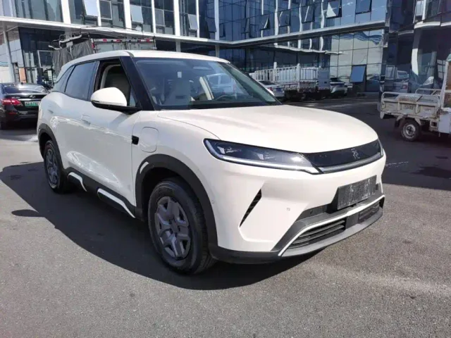 BYD Yuan UP — Фото автомобиля 3