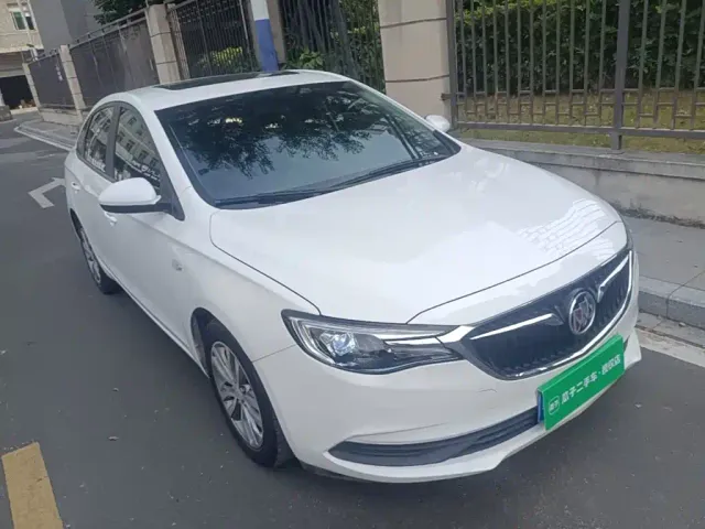 Buick Excelle — Фото автомобиля 3